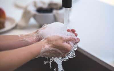 How to Clean The Kitchen Sink Like a Pro