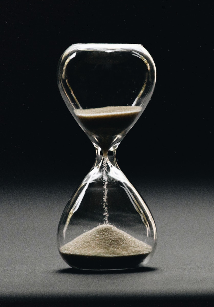 how long do water heaters last , clear hour glass
