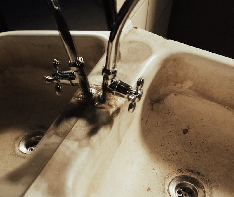 Hard Water Stains And Plumbing: Complete Removal Guide for Homeowners
