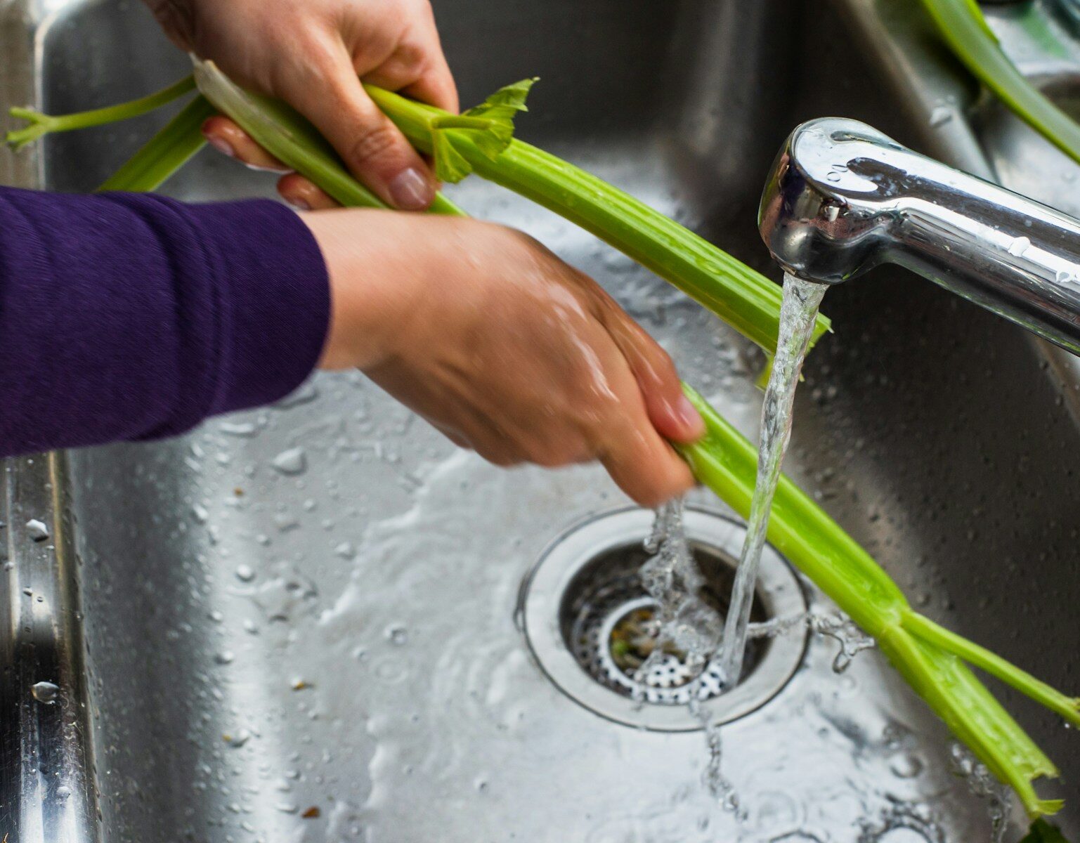 Photo by Louis Hansel drain cleaning